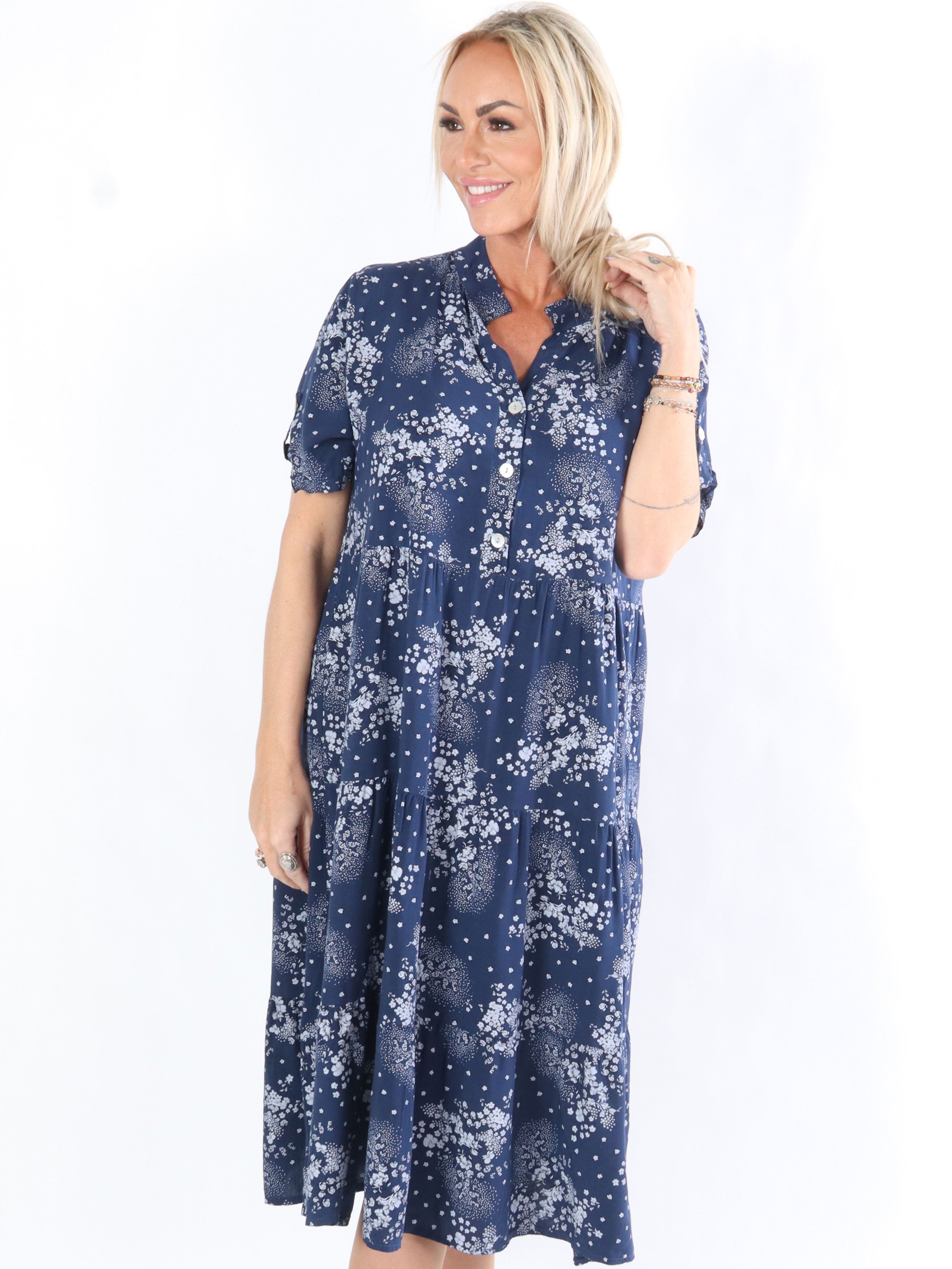 Kendra - Klänning med blommönster och korta ärmar